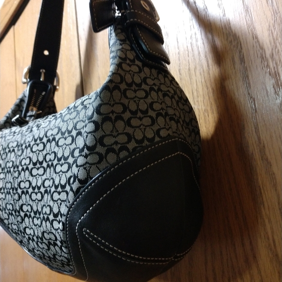 Coach Signature Buckle strap Purse - Picture 3 of 13